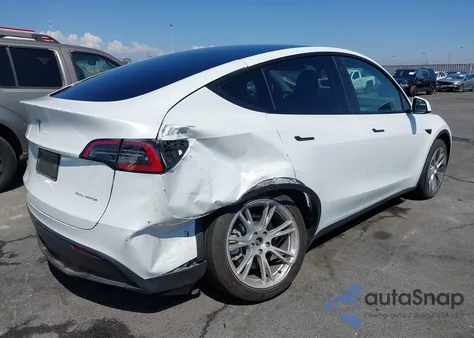 2023 Tesla Model Y Awd/Long Range Dual Motor All-Wheel Drive from USA, damaged, VIN 7SAYGAEE5PF619913